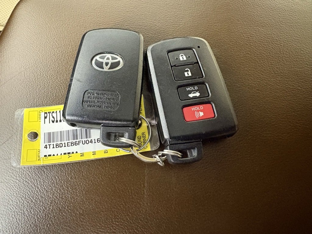 Used 2015 Toyota Avalon Limited image 32