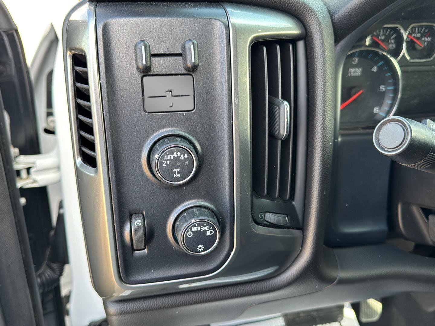 Used 2019 Chevrolet Silverado 1500 LT image 13