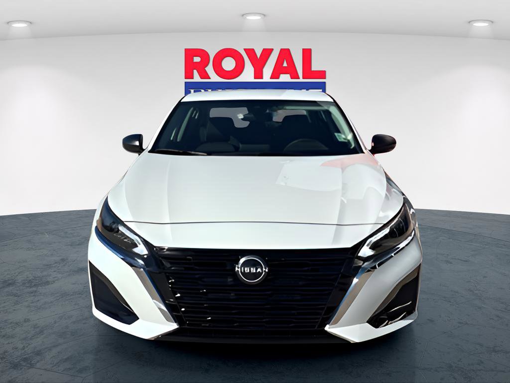 Used 2025 Nissan Altima 2.5 S image 2