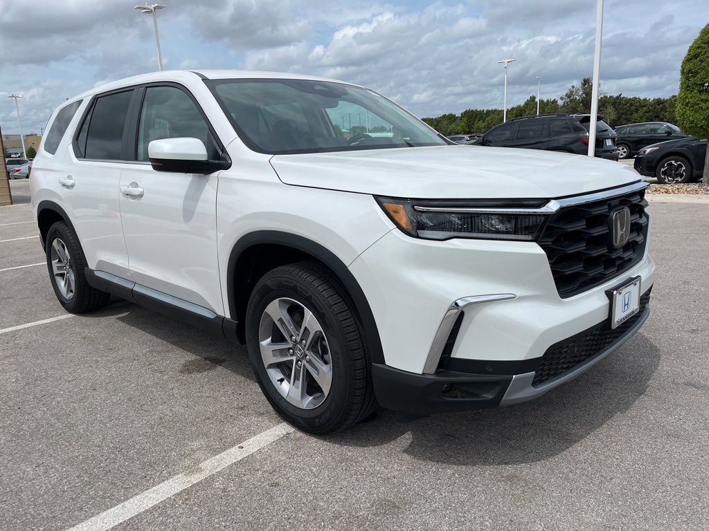 Certified 2025 Honda Pilot EX-L image 3