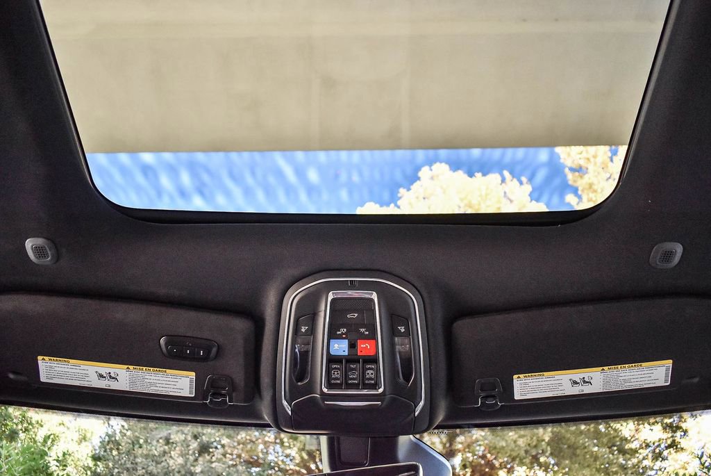 Used 2022 Jeep Grand Cherokee Limited 4xe w/ Luxury Tech Group II image 16