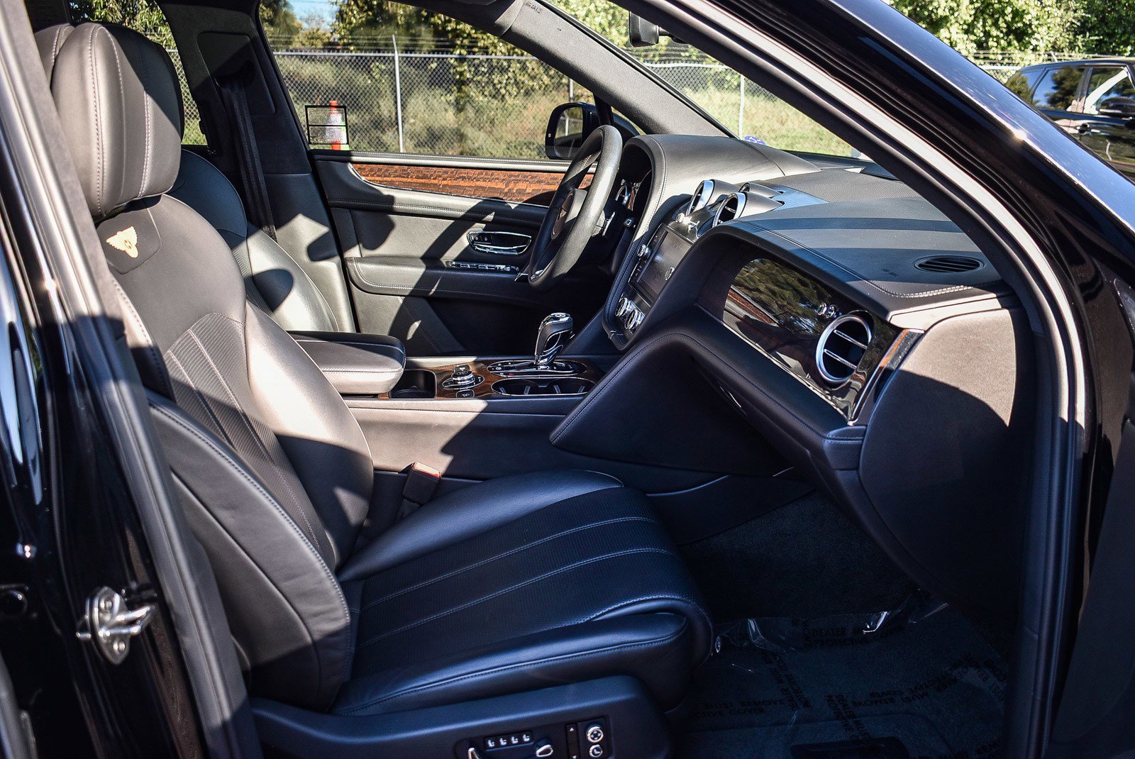 Used 2019 Bentley Bentayga image 16