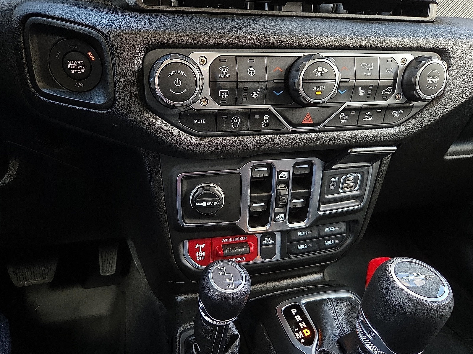 Used 2025 Jeep Gladiator Sport AWD/4WD image 17
