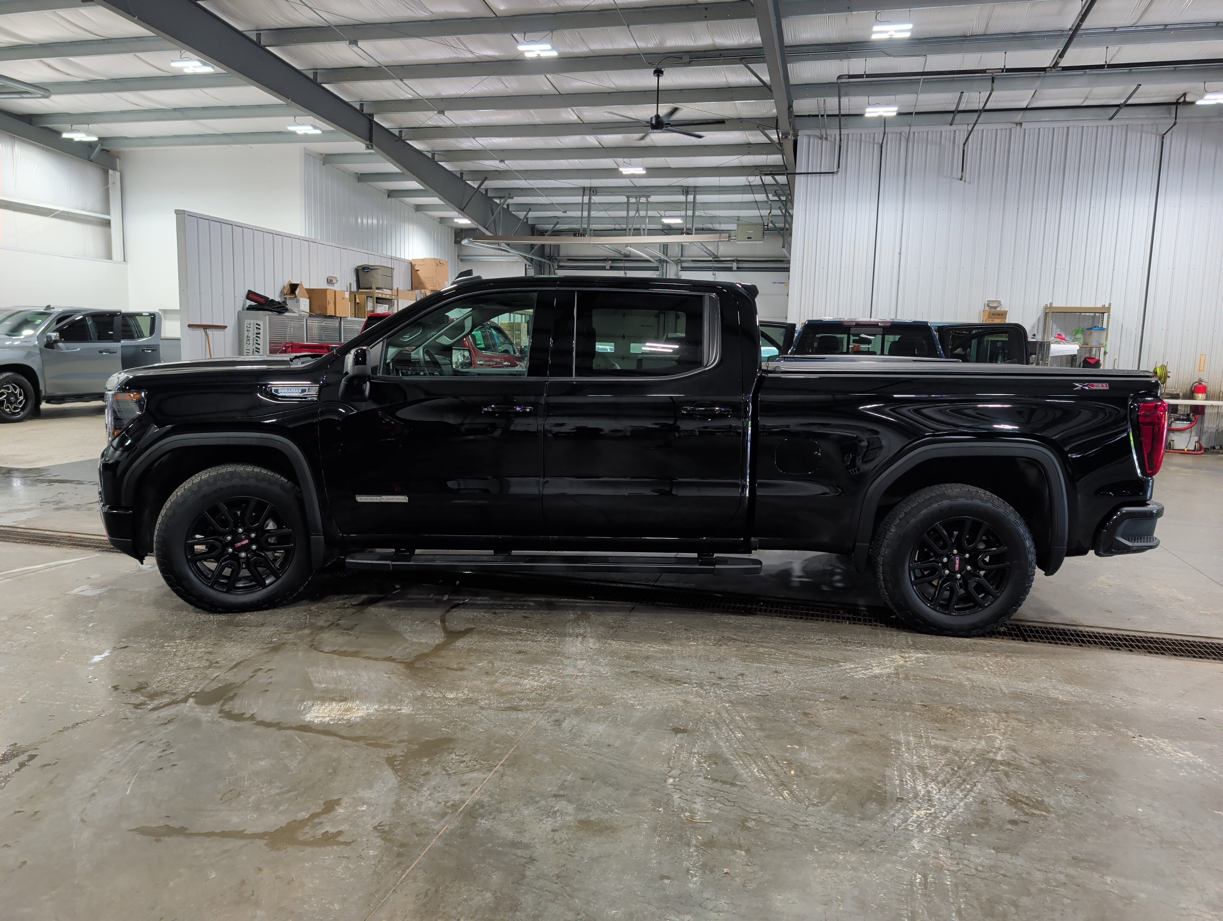 Used 2024 GMC Sierra 1500 Elevation w/ Elevation Premium Package AWD/4WD image 5