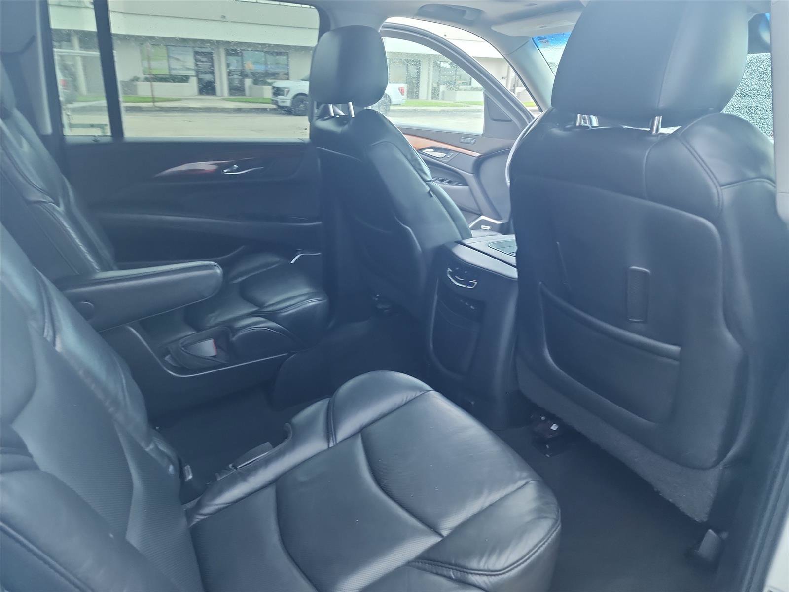 Used 2019 Cadillac Escalade ESV Luxury RWD image 26