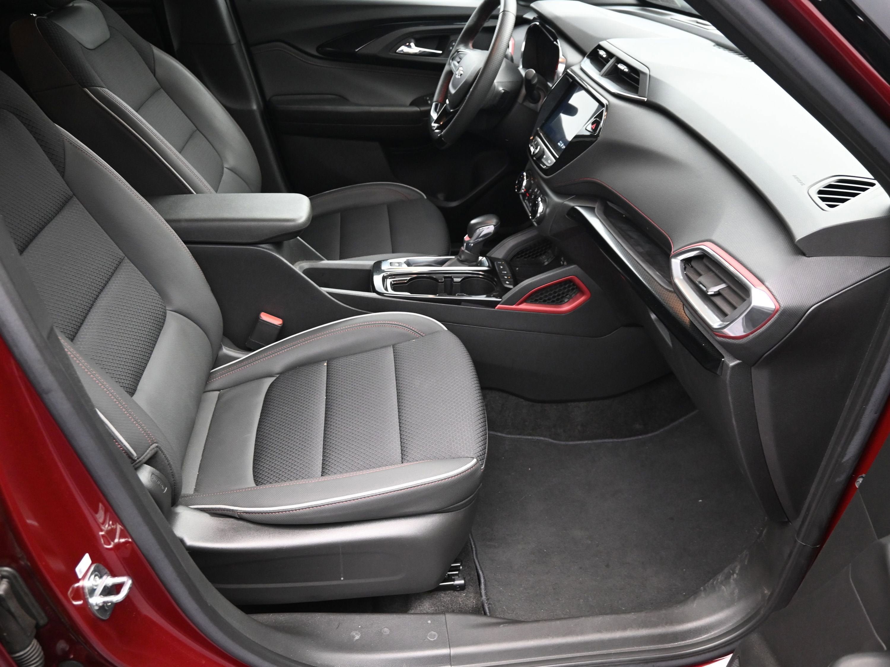 Certified 2023 Chevrolet TrailBlazer RS w/ Convenience Package FWD image 30