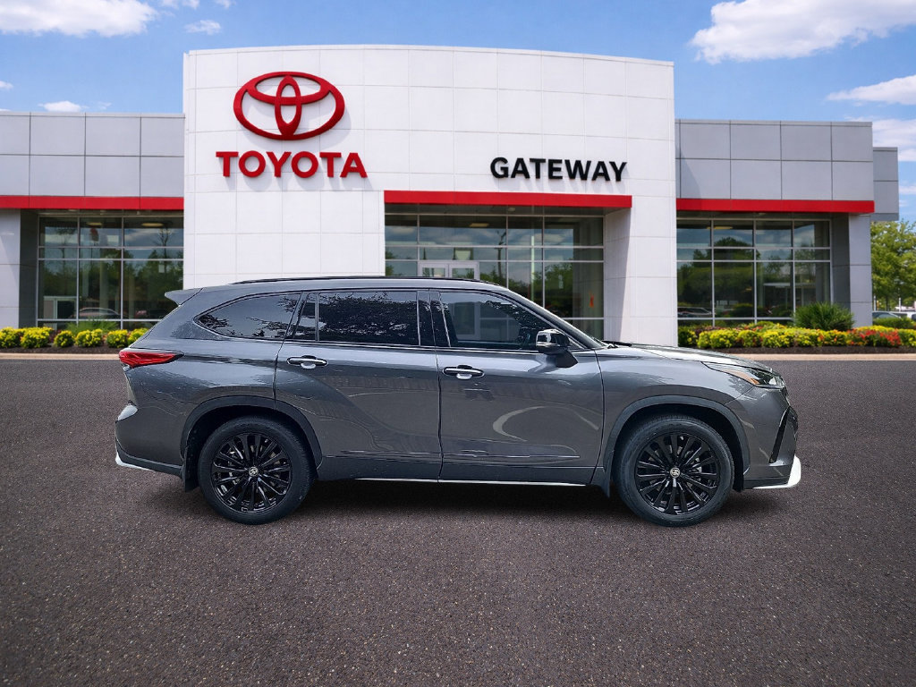 Used 2023 Toyota Highlander XSE AWD/4WD image 4
