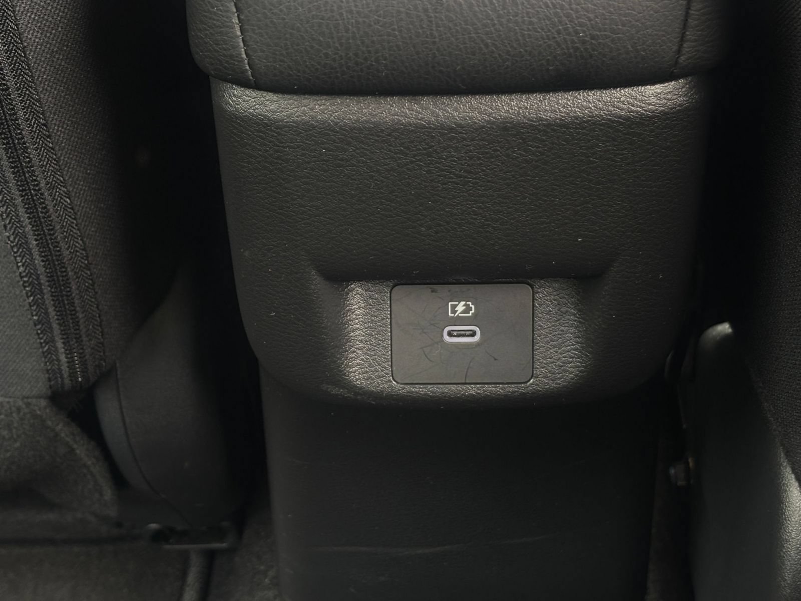 Used 2025 Nissan Versa SV FWD image 21