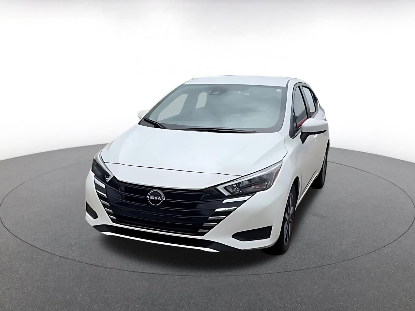 Used 2025 Nissan Versa SV image 7