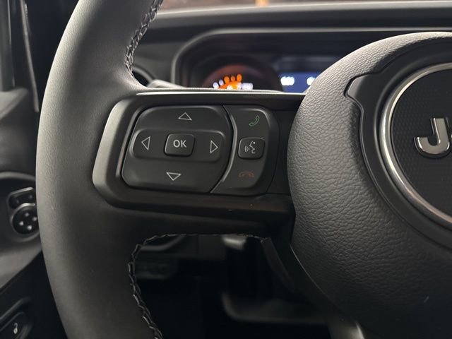 Used 2025 Jeep Wrangler Unlimited Rubicon w/ Convenience Group image 13