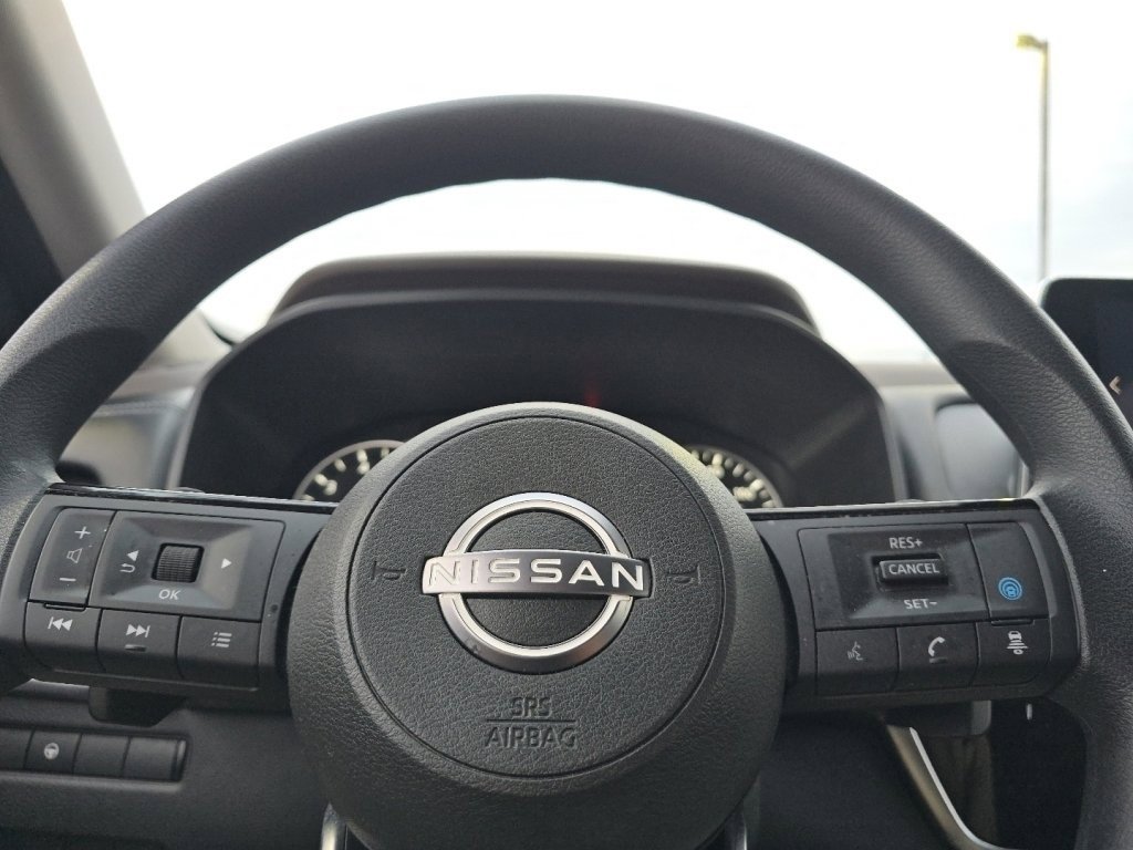 Used 2022 Nissan Rogue SV image 30