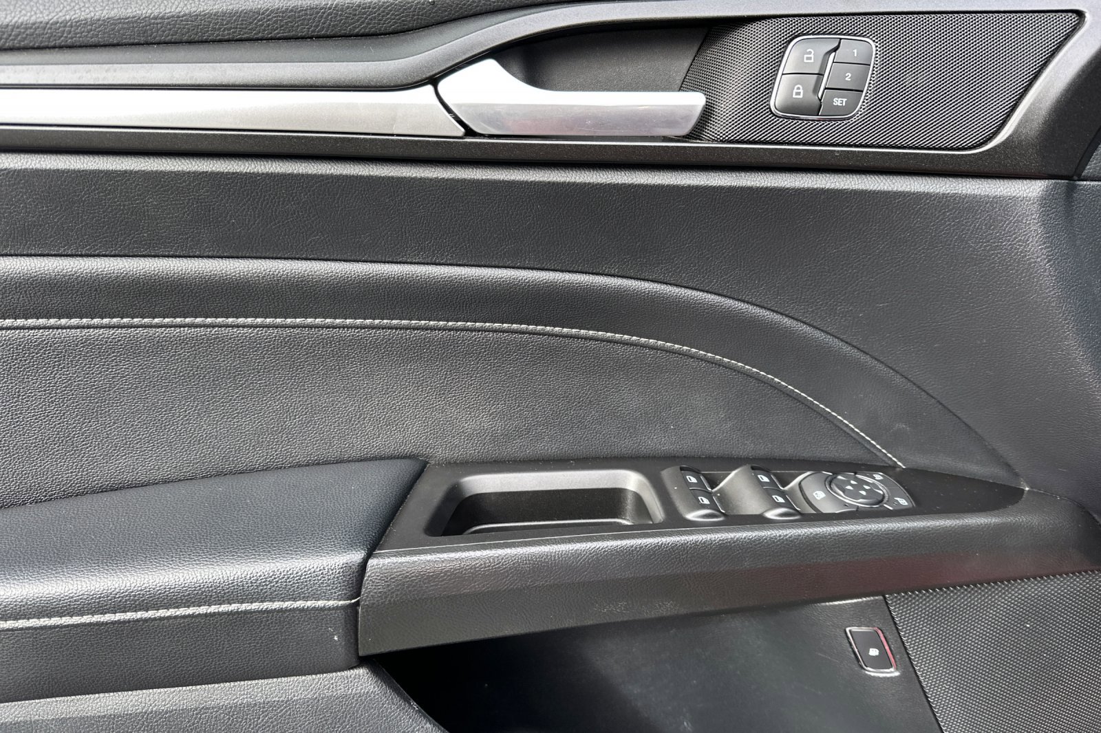 Used 2019 Ford Fusion Energi Titanium image 10