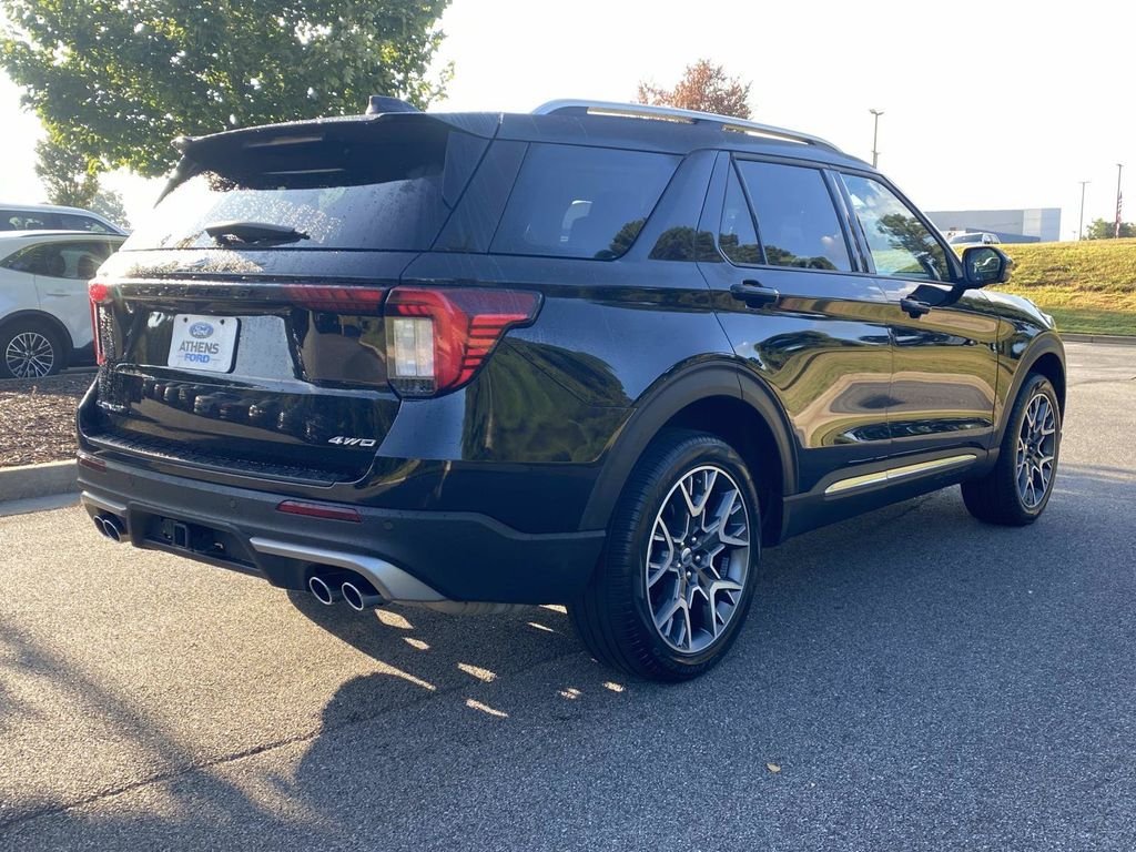 Used 2025 Ford Explorer Platinum w/ Ultimate Package AWD/4WD image 3