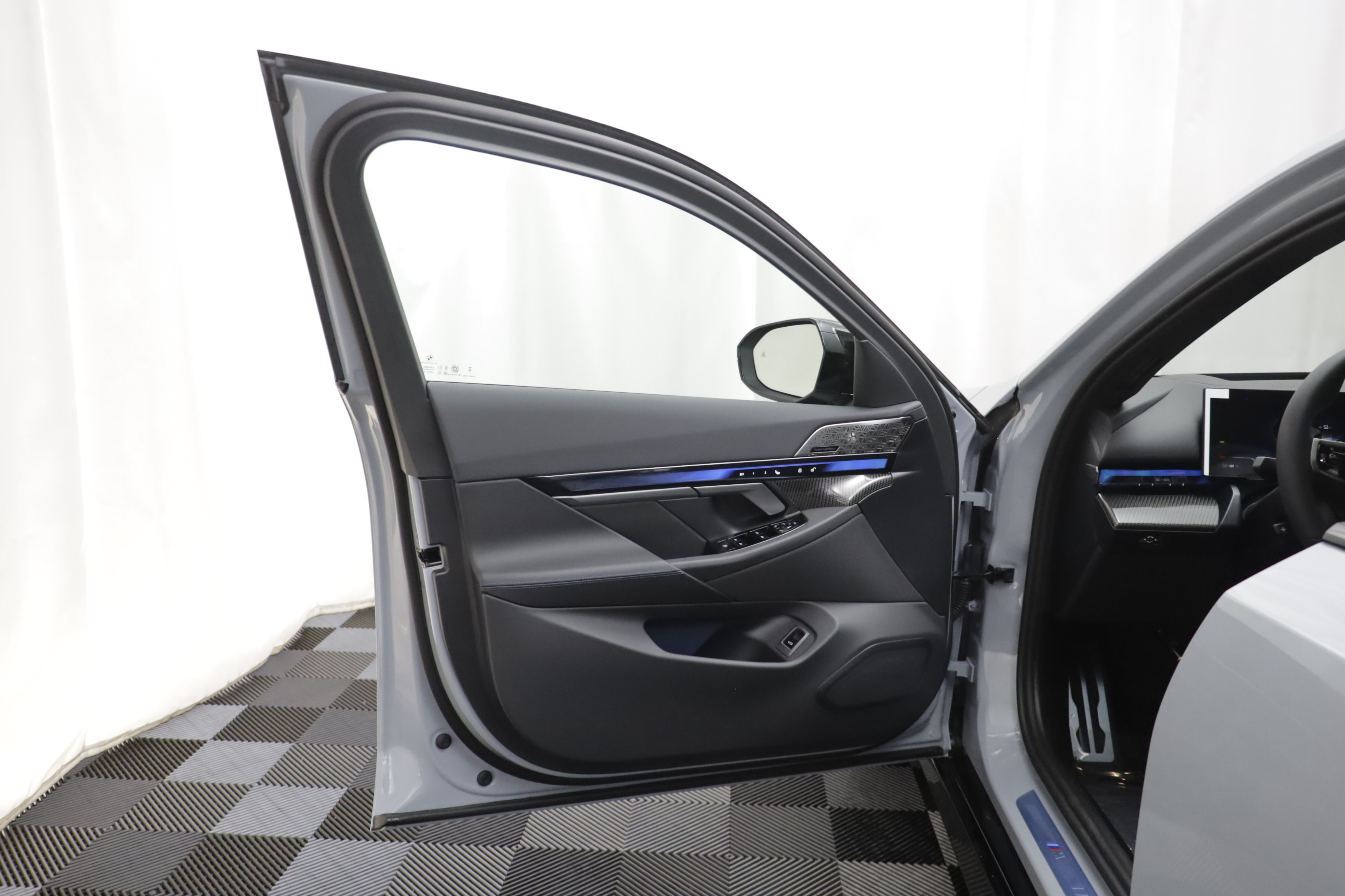 New 2027 BMW i5 M60 AWD/4WD image 5