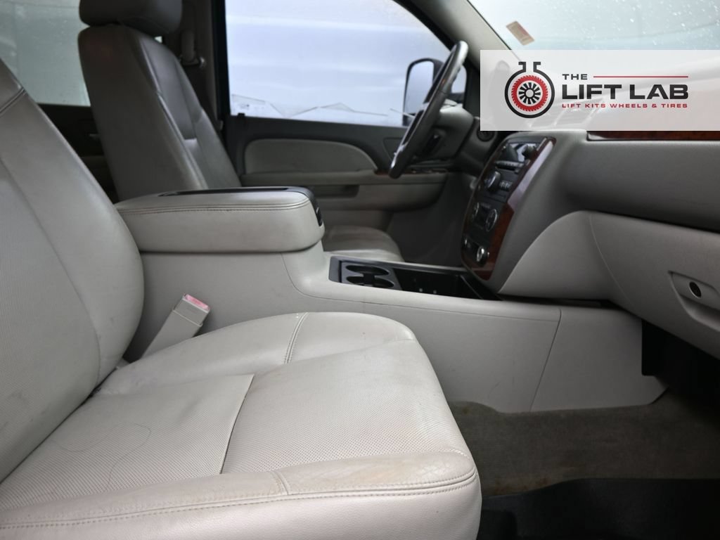 Used 2012 Chevrolet Silverado 2500 LTZ w/ Suspension Package, Off-Road AWD/4WD image 19