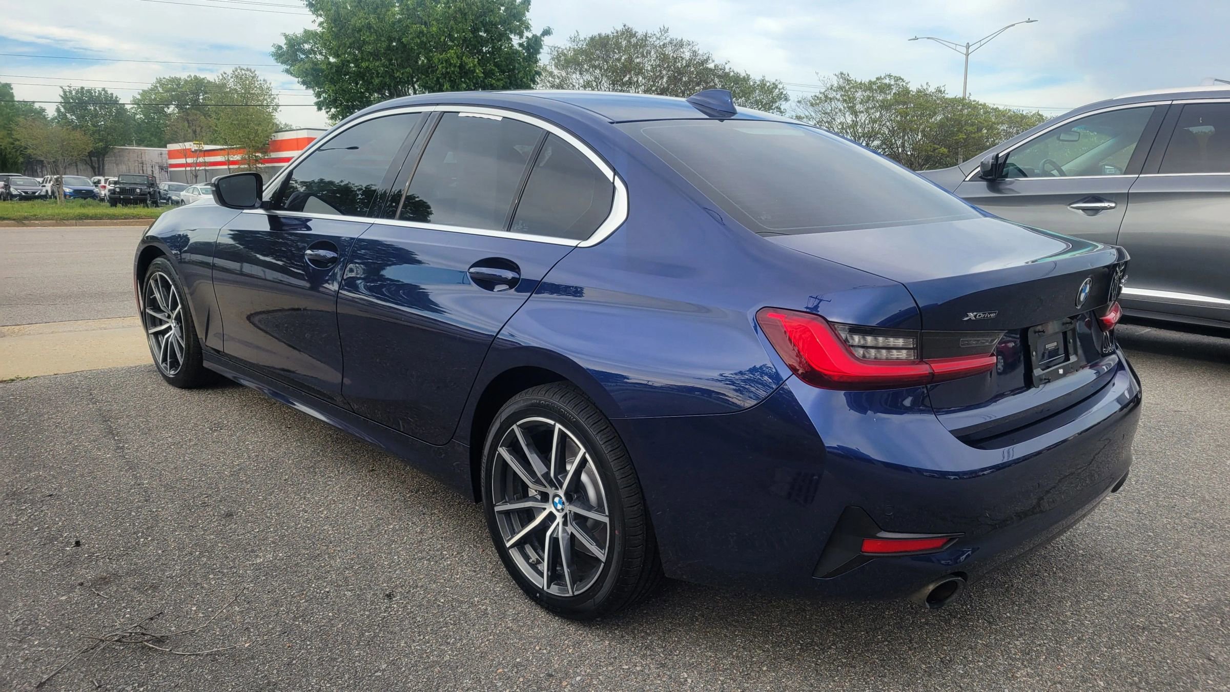 Used 2019 BMW 330i xDrive Sedan w/ Convenience Package image 3