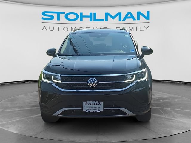 Certified 2024 Volkswagen Taos SEL AWD/4WD image 2