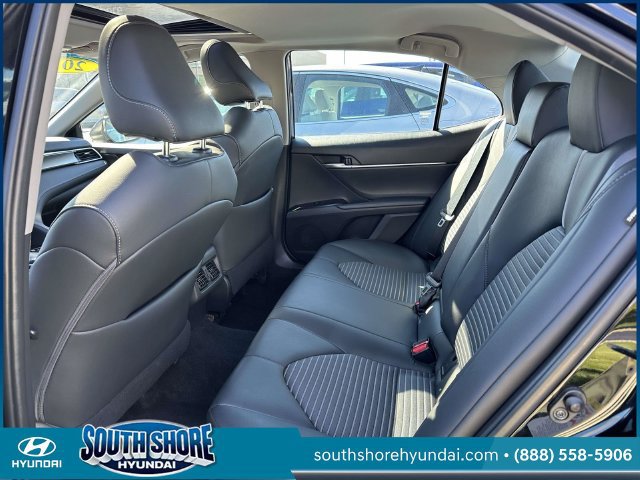 Used 2018 Toyota Camry SE w/ Audio Package FWD image 11