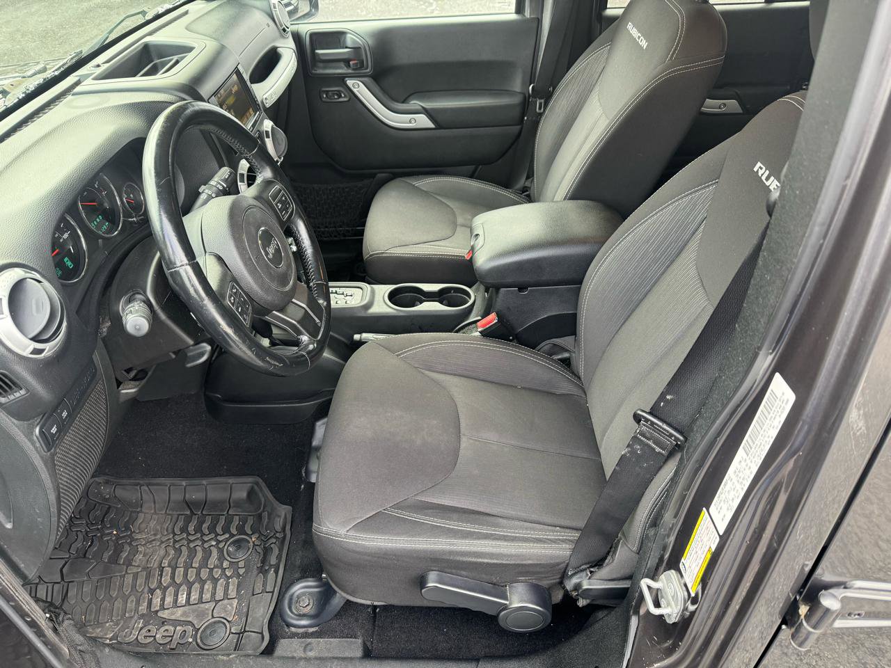 Used 2014 Jeep Wrangler Unlimited Rubicon w/ Connectivity Group AWD/4WD image 8