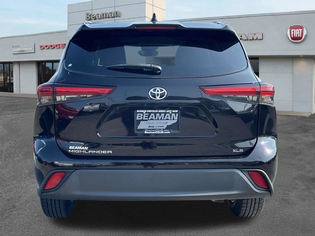 Used 2022 Toyota Highlander XLE FWD image 6