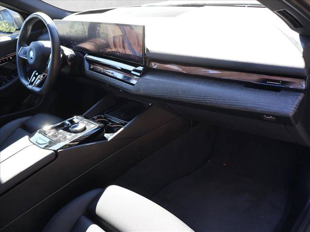 Used 2025 BMW i5 xDrive40 w/ M Sport Package AWD/4WD image 26
