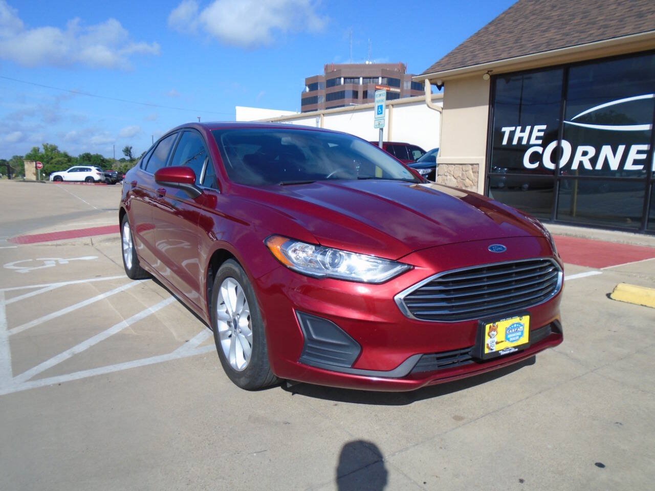 Used 2019 Ford Fusion SE FWD image 1