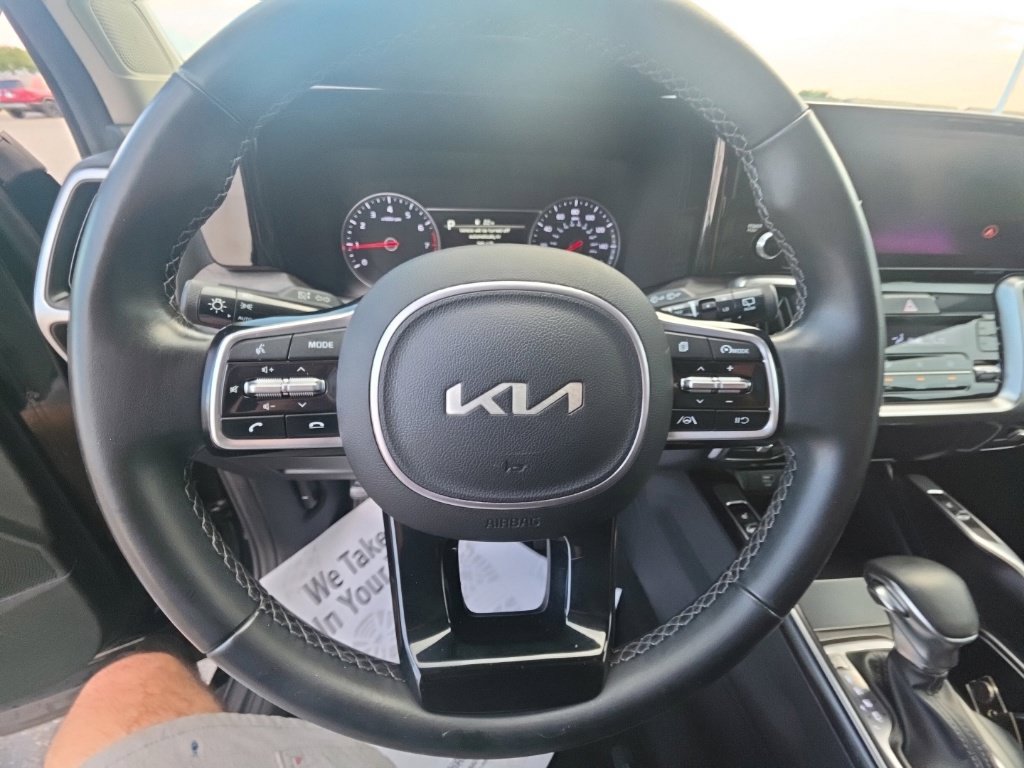 Used 2023 Kia Sorento S AWD/4WD image 16