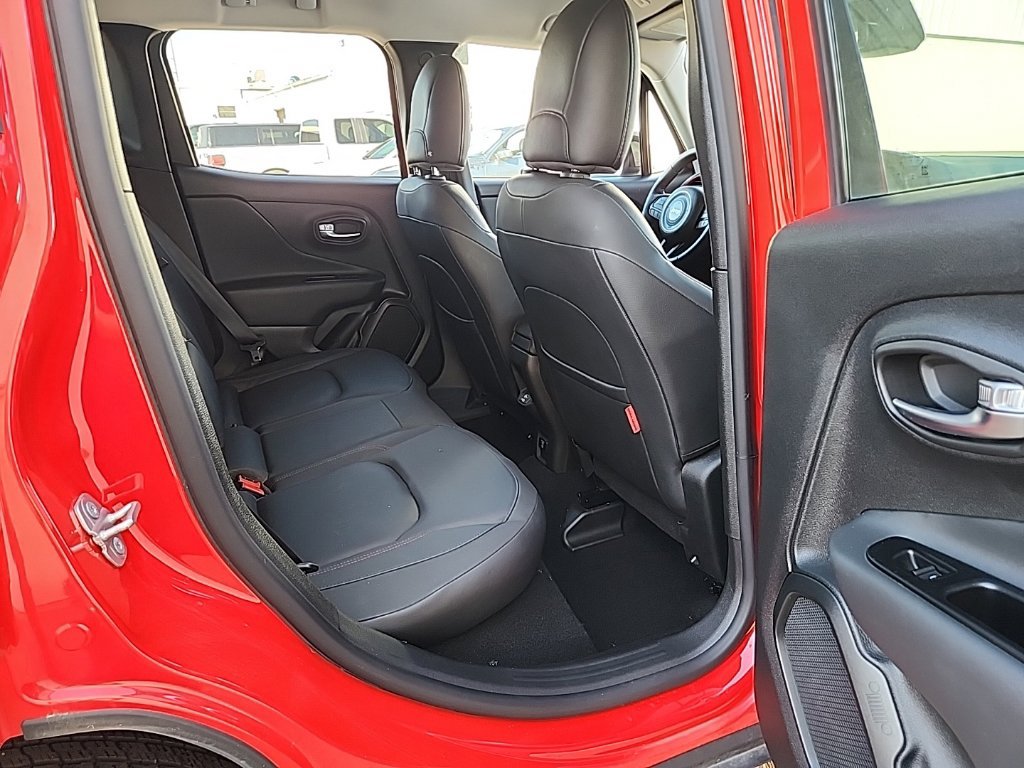 Used 2022 Jeep Renegade Trailhawk AWD/4WD image 29