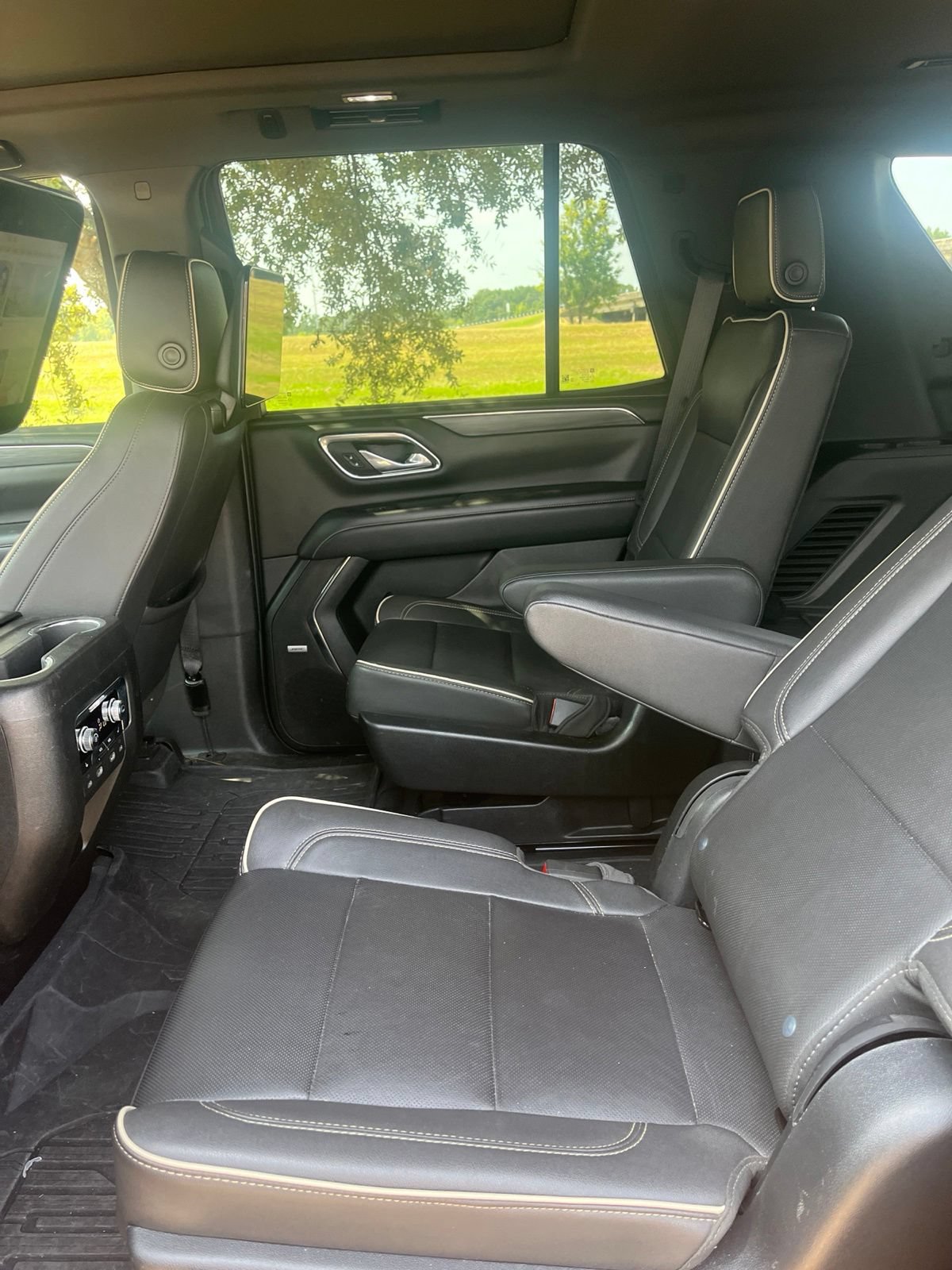 Used 2023 GMC Yukon SLT w/ SLT Premium Package RWD image 10