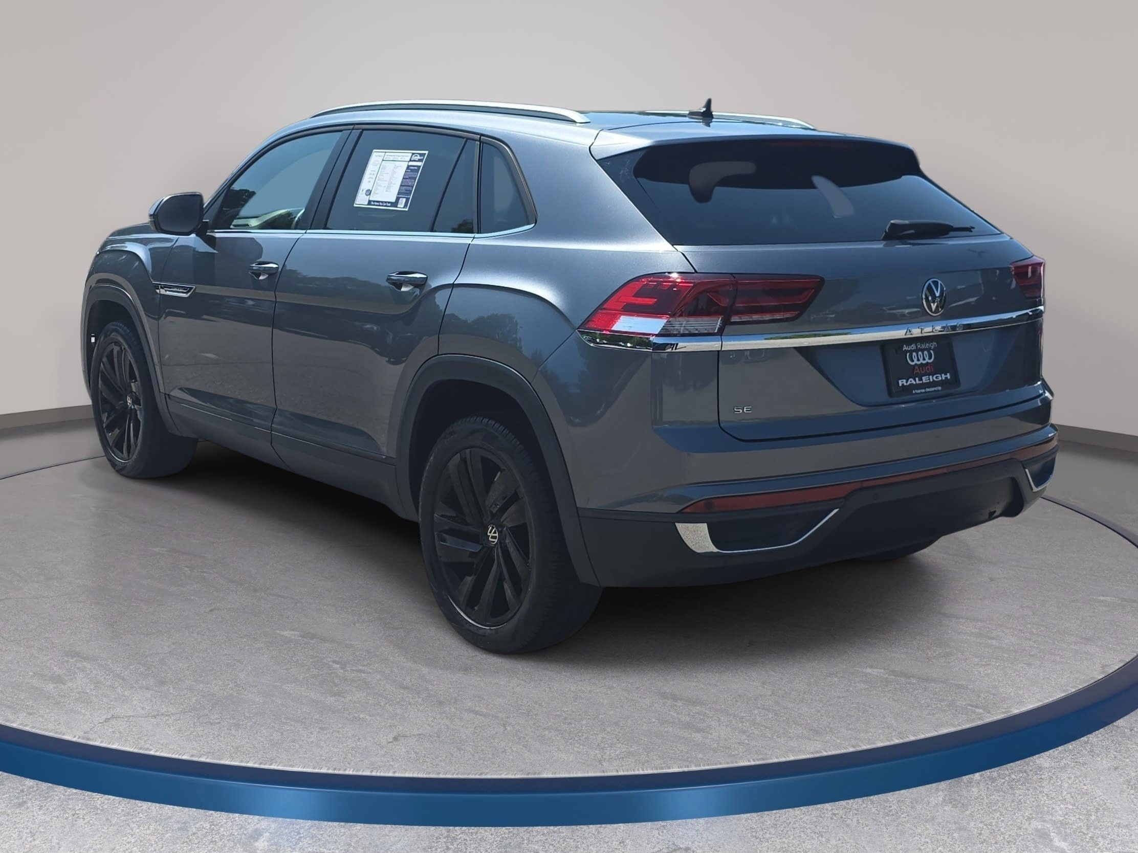 Used 2023 Volkswagen Atlas Cross Sport SE w/ Panoramic Sunroof Package FWD image 6