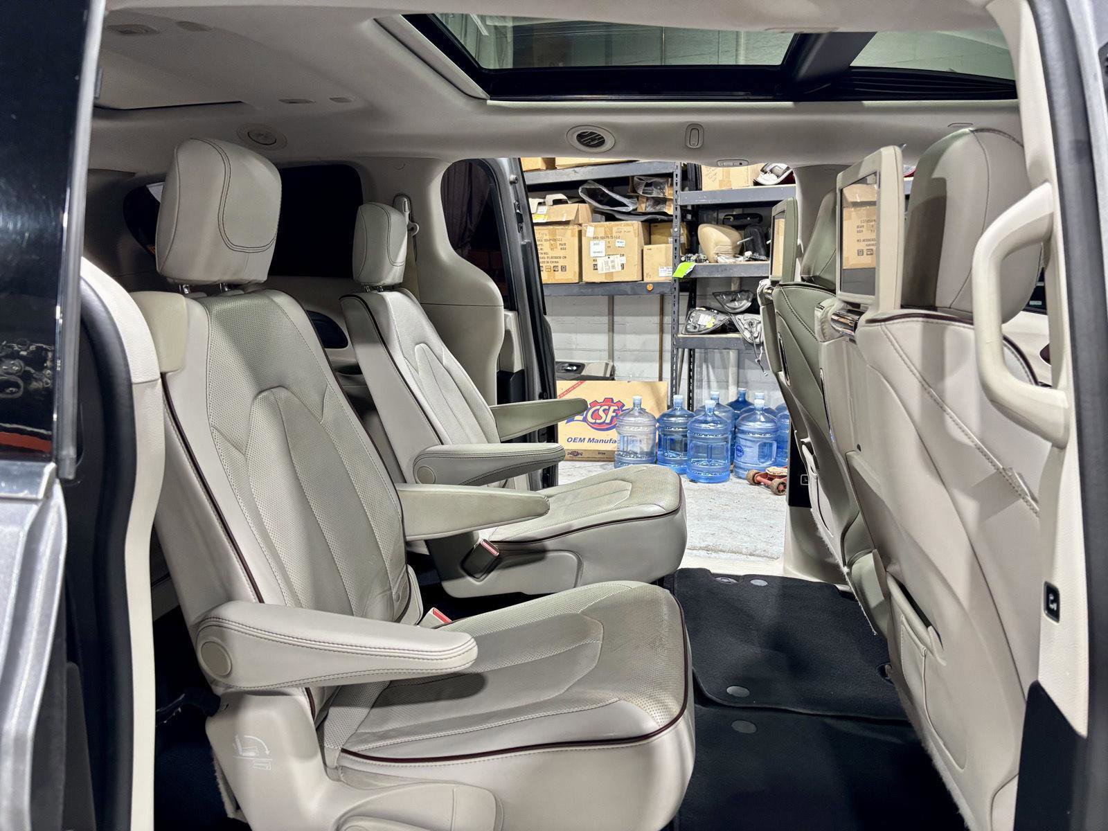 Used 2017 Chrysler Pacifica Limited w/ UConnect Theater Package image 9