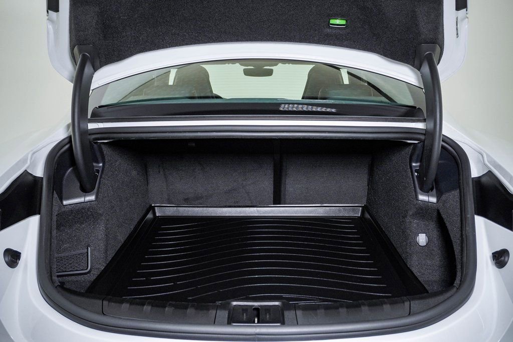 Certified 2024 Porsche Taycan w/ Premium Package image 28