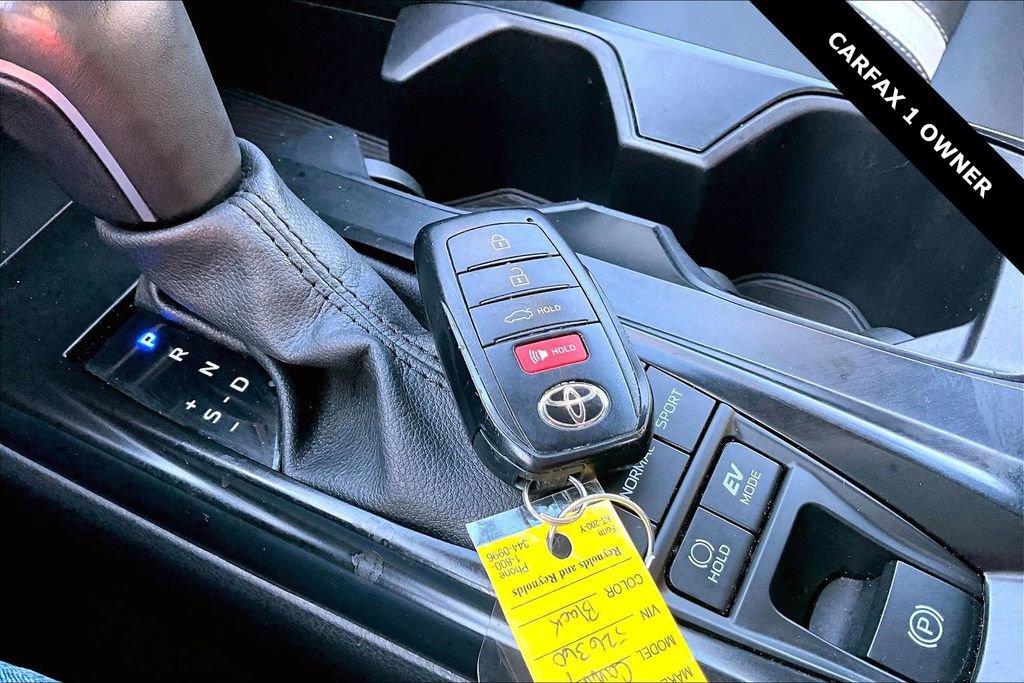 Used 2025 Toyota Camry SE image 33