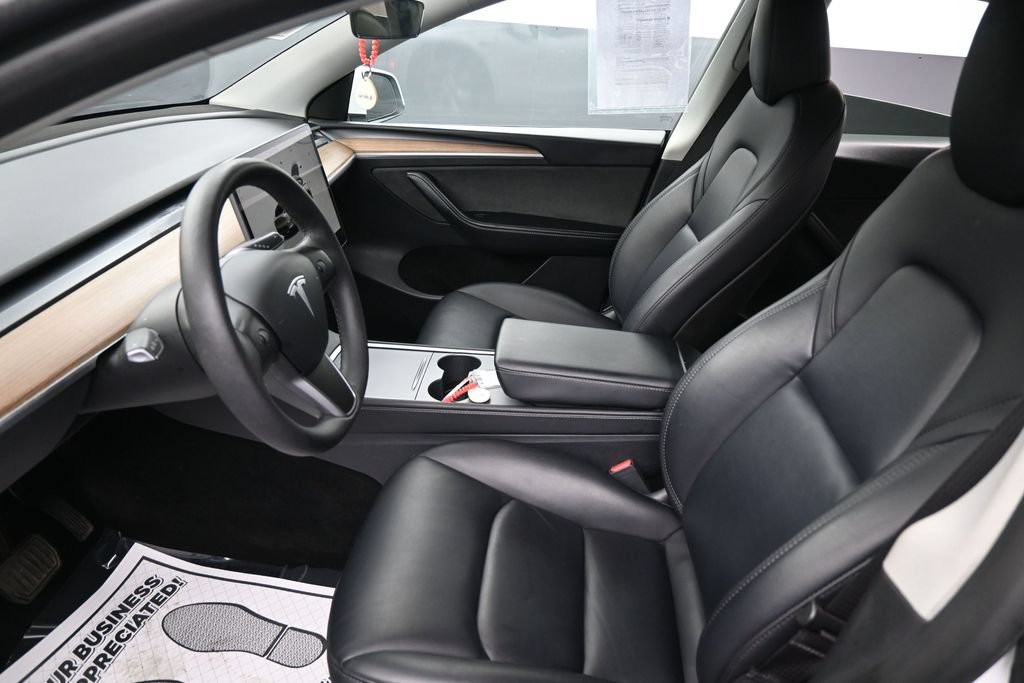 Used 2024 Tesla Model Y 2WD image 12