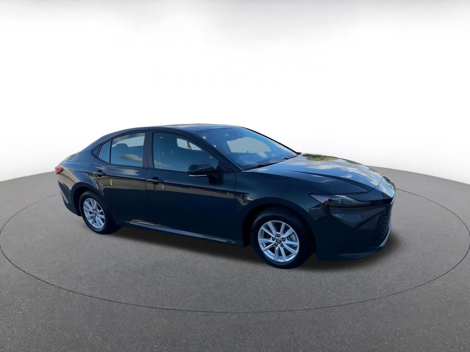 Used 2025 Toyota Camry LE video 2