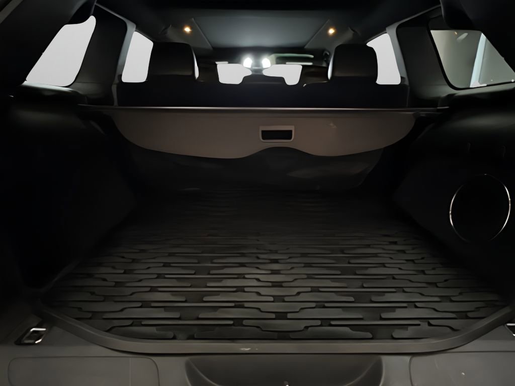 Used 2020 Jeep Grand Cherokee Limited w/ Luxury Group II image 18