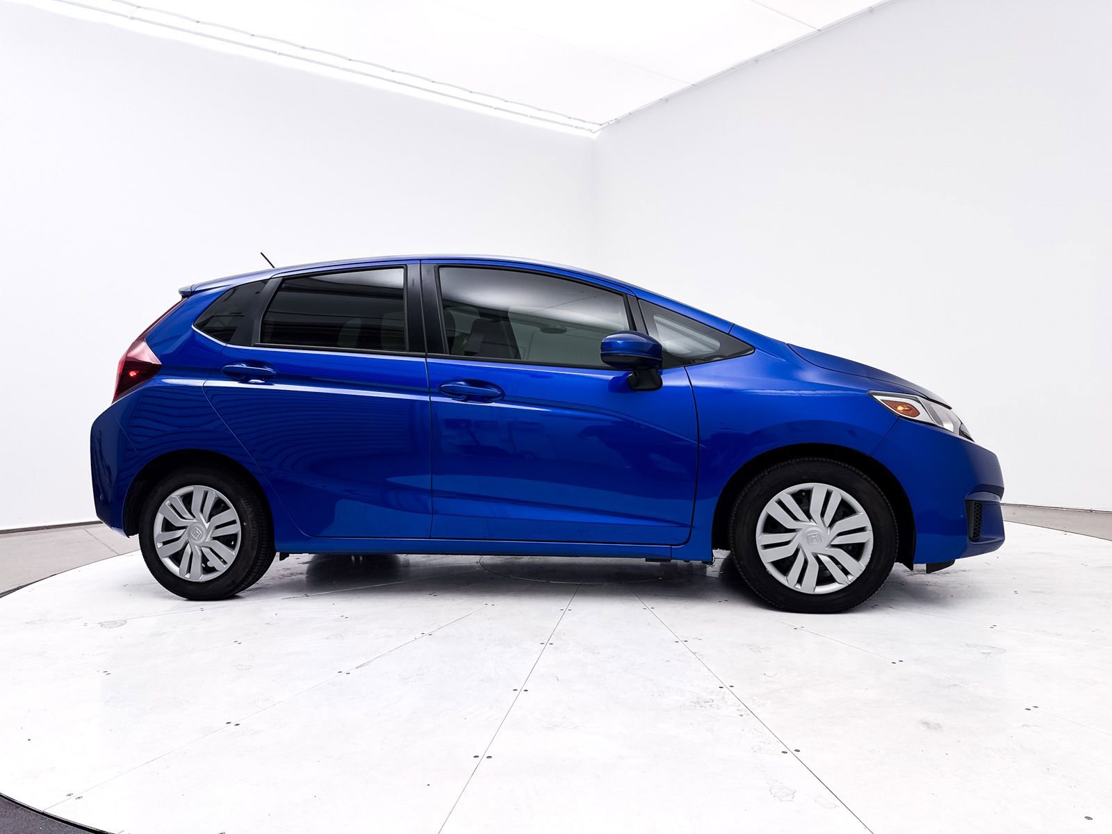 Used 2017 Honda Fit LX image 32