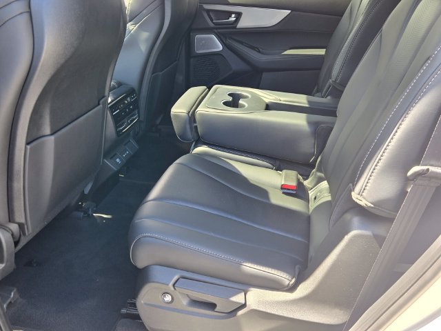 Certified 2026 Acura MDX w/ Technology Package FWD image 11