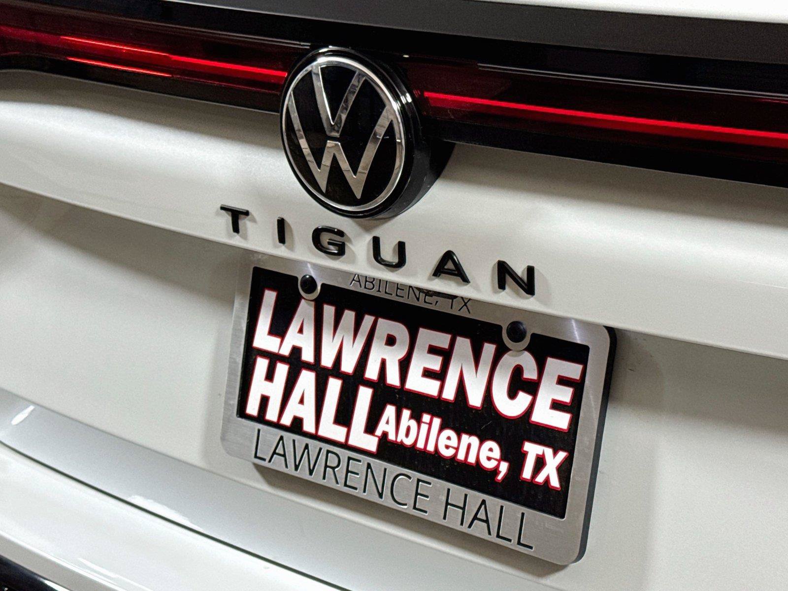 New 2026 Volkswagen Tiguan SE R-Line FWD image 17
