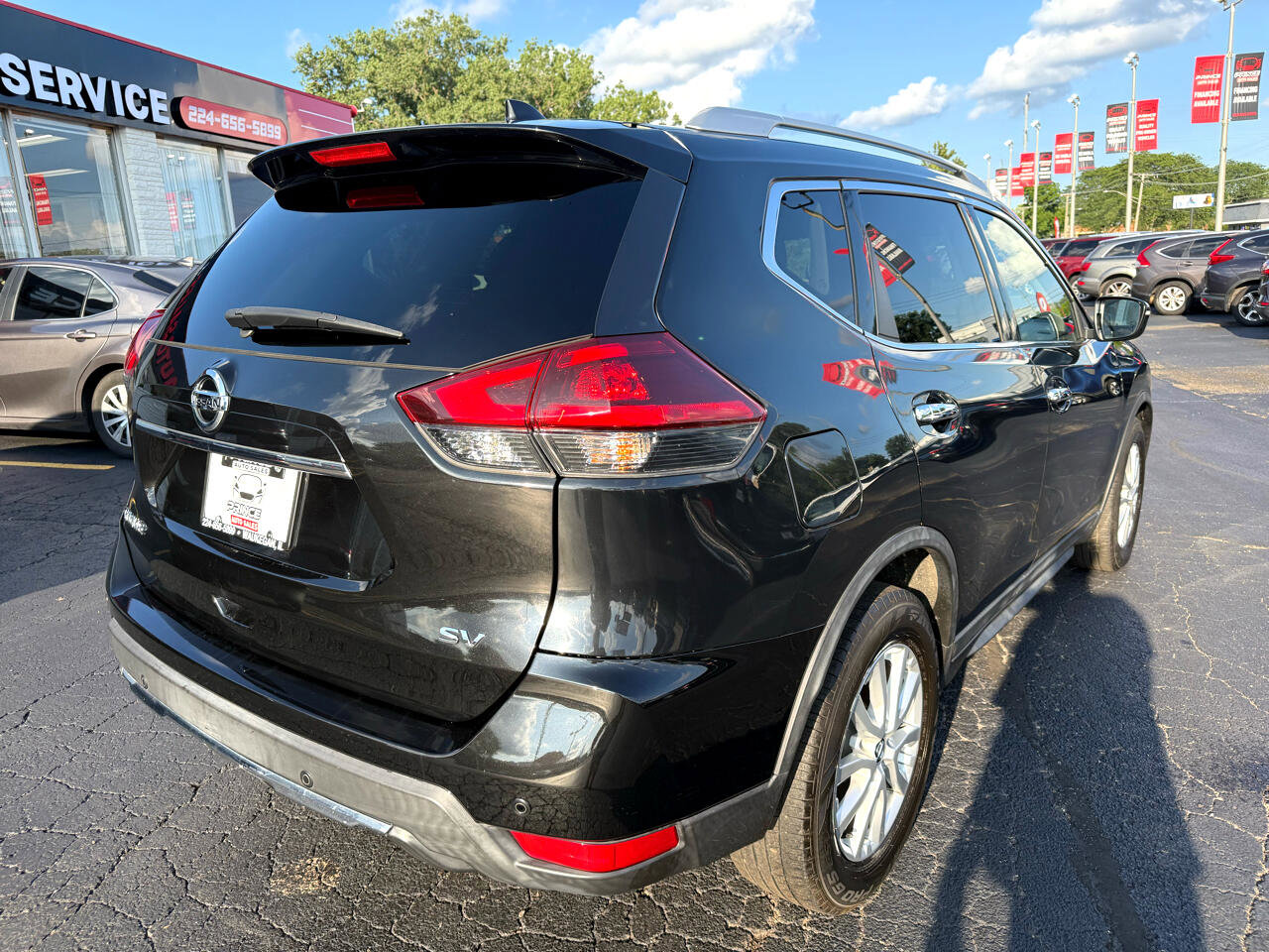 Used 2020 Nissan Rogue SV FWD image 8