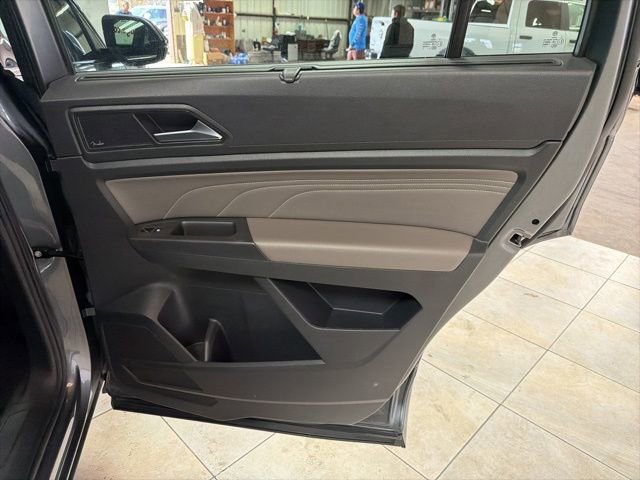 Used 2023 Volkswagen Atlas SEL Premium image 19