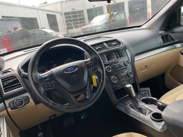 Used 2017 Ford Explorer Base image 14