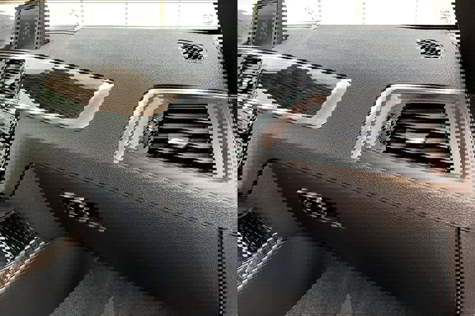 Used 2018 BMW 230i Convertible image 18