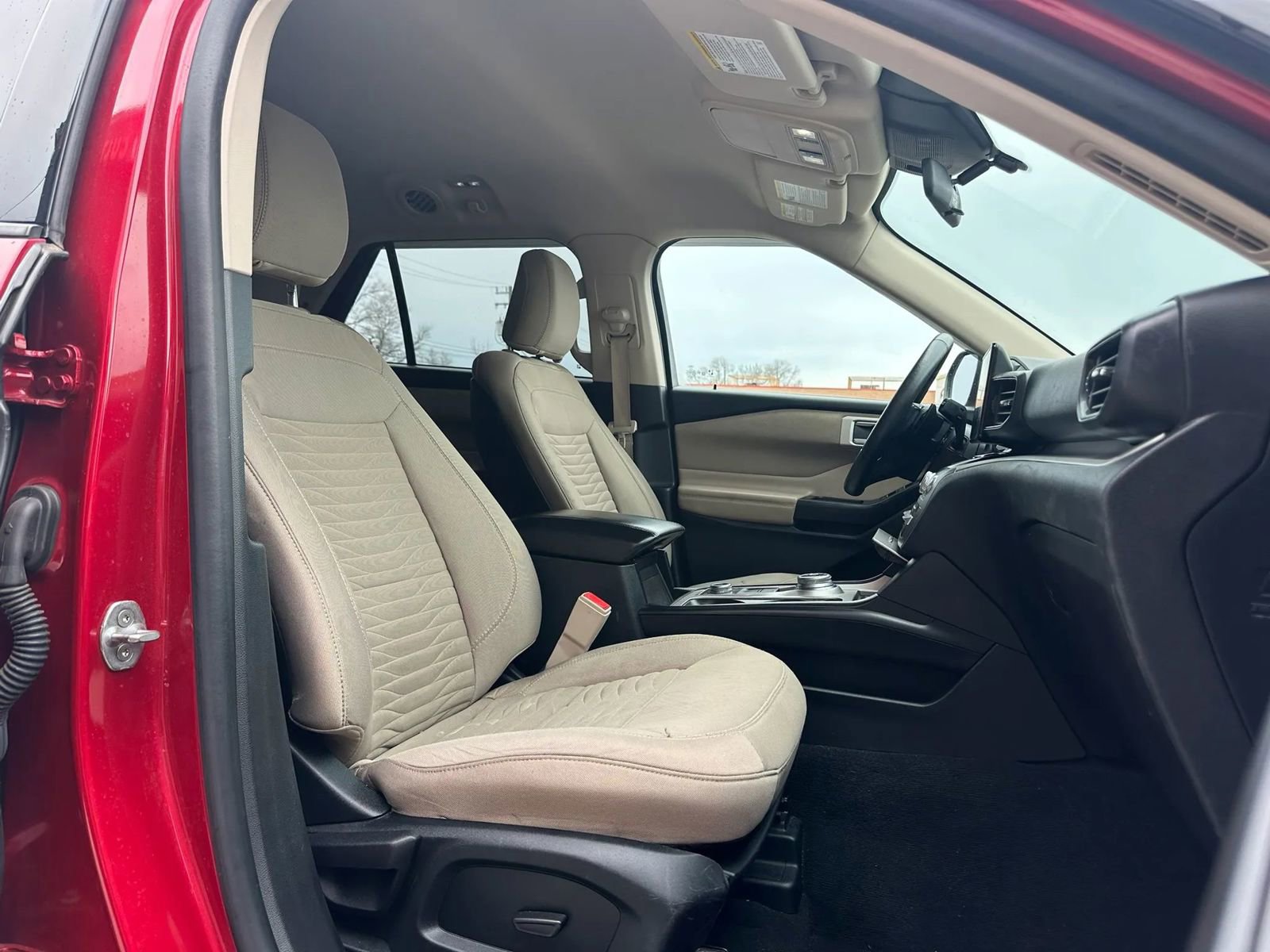 Used 2020 Ford Explorer XLT image 12