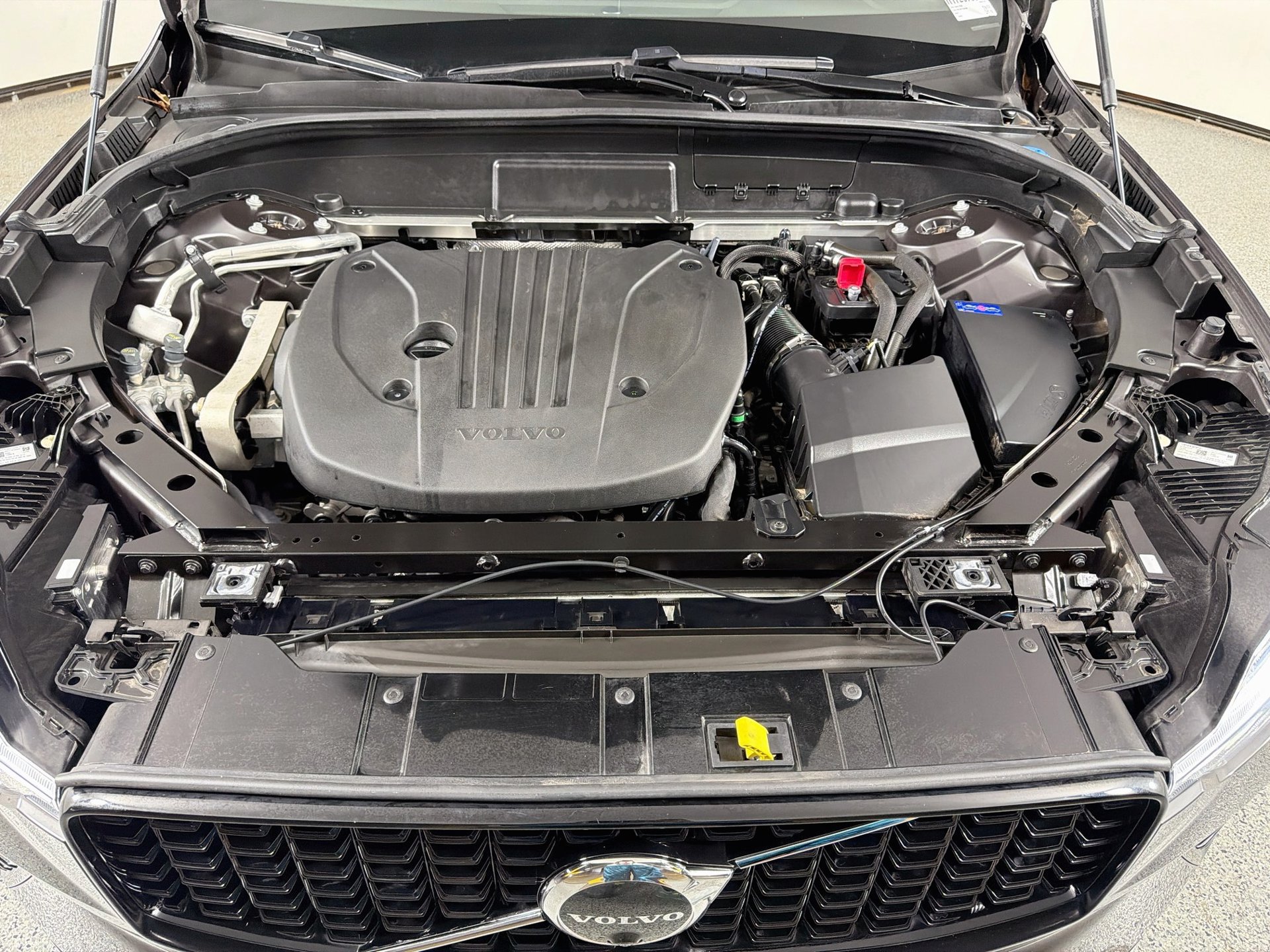 Certified 2024 Volvo XC60 B5 Plus w/ Protection Package Premier AWD/4WD image 31