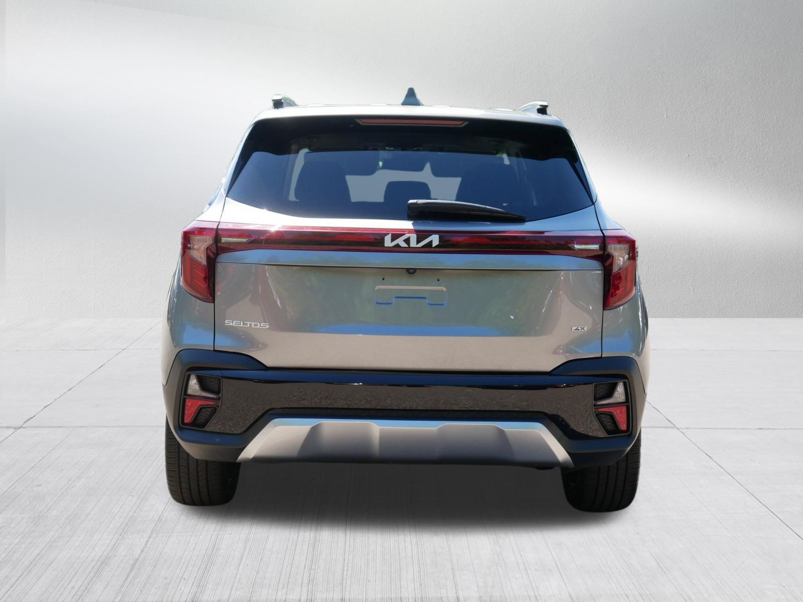 Certified 2024 Kia Seltos SX w/ SX Sunroof Package AWD/4WD image 6