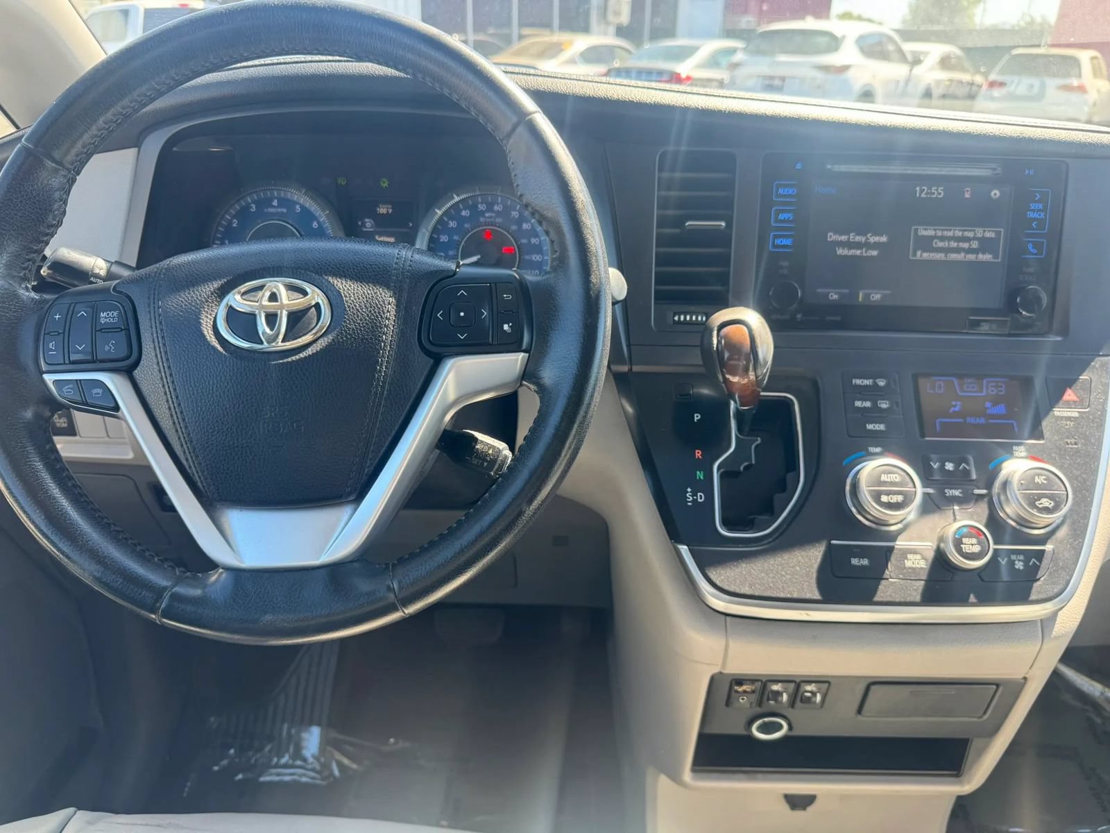 Used 2016 Toyota Sienna XLE w/ XLE Navigation Package FWD image 28