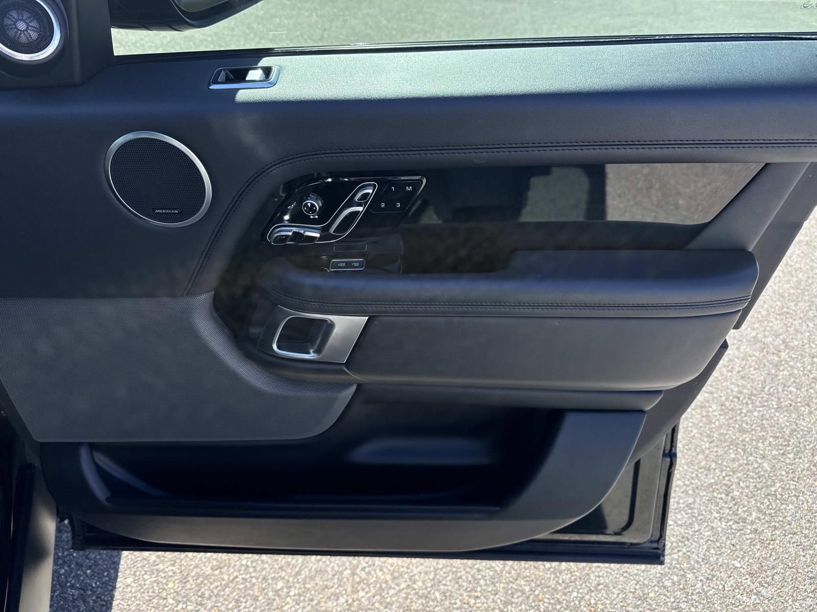 Used 2022 Land Rover Range Rover Westminster Edition image 14