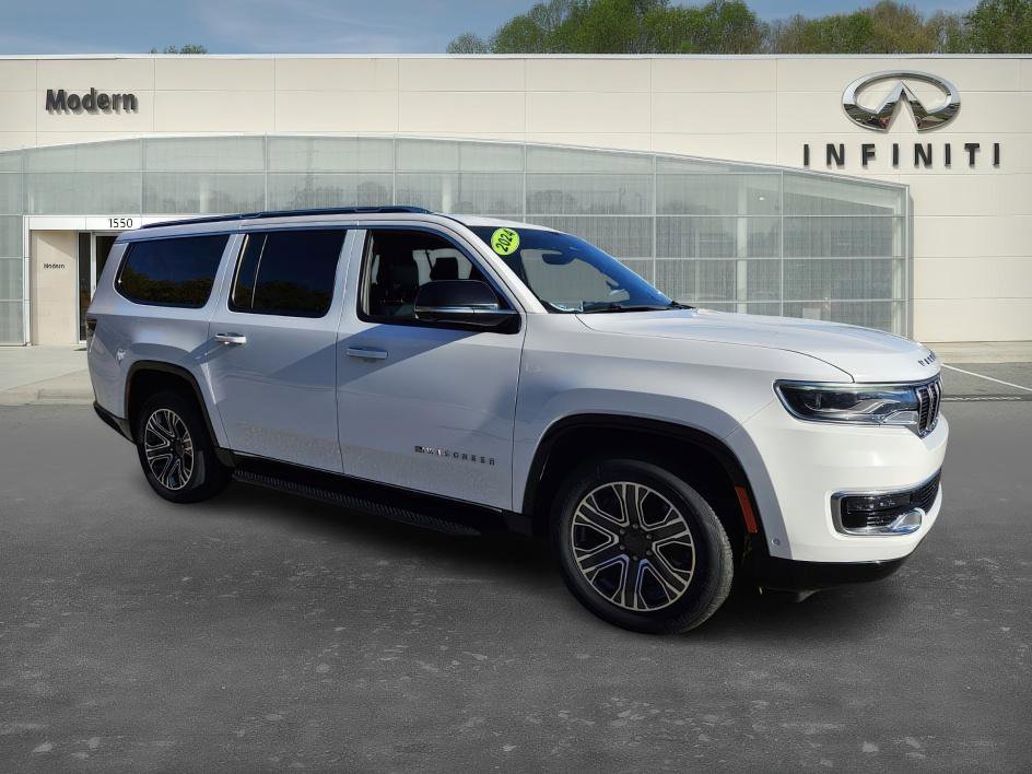 Used 2024 Jeep Wagoneer L 4WD w/ Premium Group I image 2