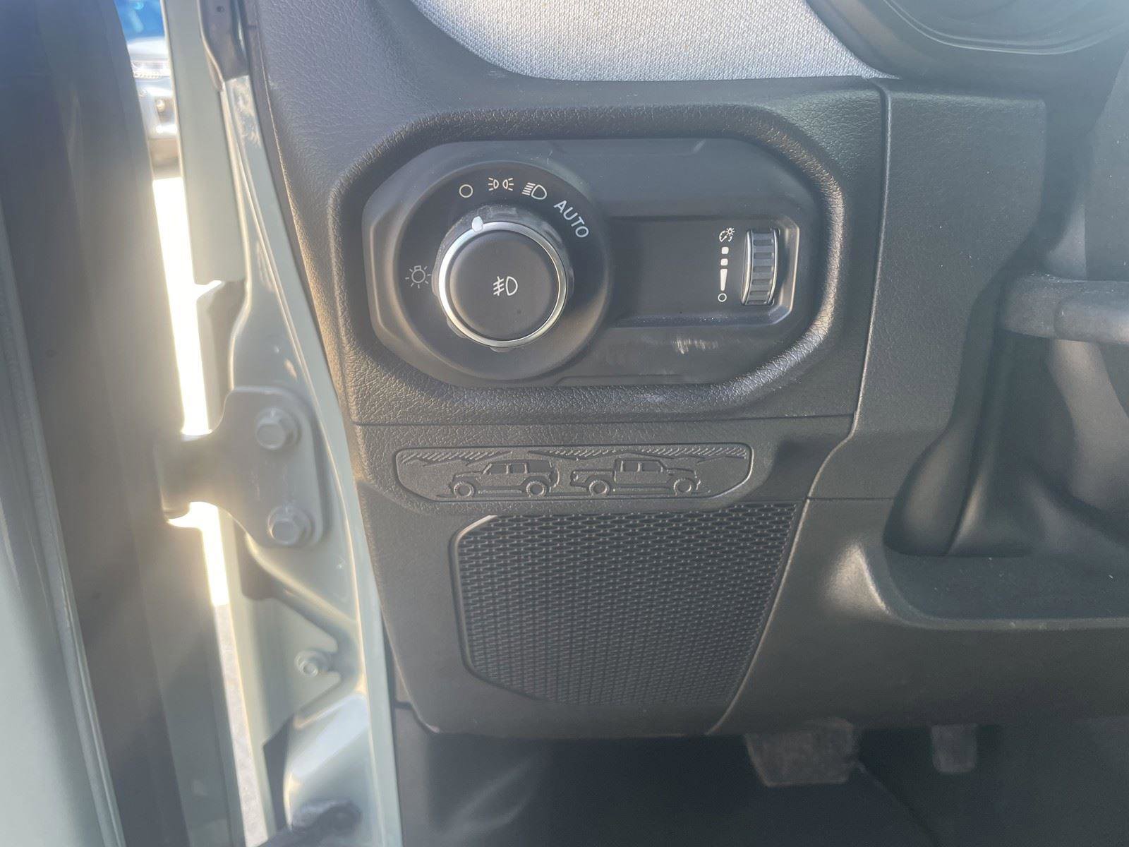 Used 2024 Jeep Wrangler Unlimited Sport AWD/4WD image 12